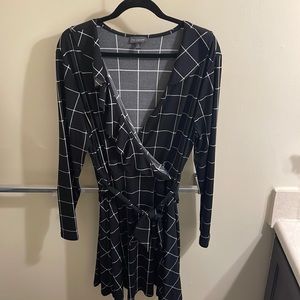 Black/white The Limited XL windowpane tie waist dress sleeves ruffle detail